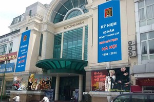 Rạp Công nhân số 42 Tràng Tiền, quận Hoàn Kiếm, Hà Nội.