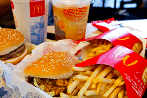 Lý do McDonald's, Burger King 'chật vật' tại Việt Nam