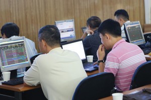 Cổ phiếu TNA trước áp lực pha loãng