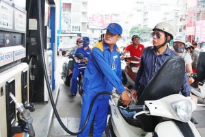 Chiều nay giá xăng có thể tăng nhẹ