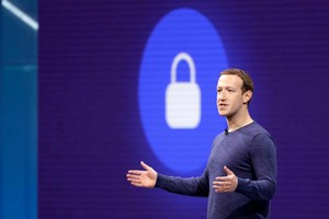Facebook có thể mất rất nhiều tiền từ vụ tấn công mạng diễn ra cuối tuần trước. Ảnh: AP.