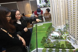 Có nên giãn lộ trình siết tín dụng bất động sản?