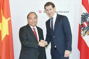 Thủ tướng Nguyễn Xuân Phúc và Thủ tướng Sebastian Kurz trước cuộc hội đàm ngày 15/10. Ảnh: Báo Chính phủ.