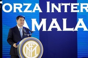 Zhang Jindong, Chủ tịch hãng bán lẻ đồ điện tử Suning Holdings Group. Ảnh: Reuters.