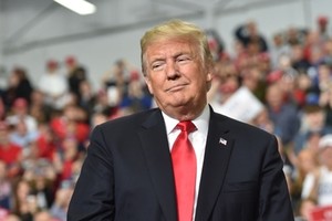 Trump tại cuộc mít tinh với người ủng hộ đảng Cộng hòa tại Indiana ngày 2/11. Ảnh: AFP.