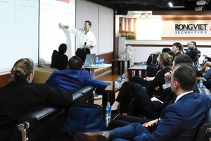 Rồng Việt thường xuyên tổ chức các hội thảo tư vấn đầu tư cho nhà đầu tư trong nước và nước ngoài.