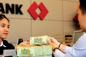 Lãi suất liên ngân hàng tăng mạnh, thanh khoản có quá căng?