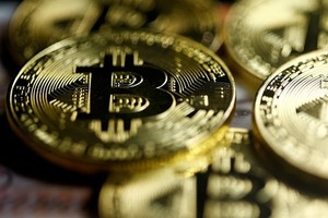Bitcoin đã giảm mạnh trong phiên giao dịch ngày thứ Ba, sau một giai đoạn dài ổn định. Ảnh: Reuters.