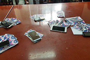 Số vé bị thu giữ. Ảnh: Hưng Yên.