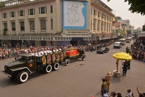 Đoàn xe phục vụ Quốc tang cố Tổng bí thư Đỗ Mười tháng 10/2018. Ảnh: Tất Định.