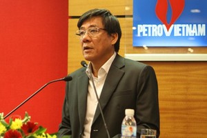 Ông Đỗ Văn Khạnh bị cáo buộc tội "lạm dụng chức vụ, quyền hạn chiếm đoạt tài sản" liên quan đến việc nhận và chi lãi ngoài trong đại án kinh tế Oceanbank.