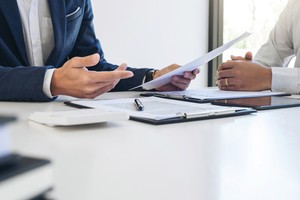 Việc nhà tái bảo hiểm siết chặt các điều kiện tái có thể làm tăng chi phí bồi thường cho nhà bảo hiểm gốc.