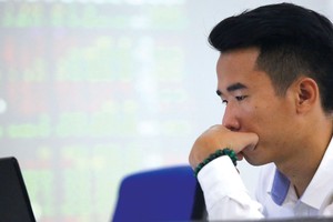 Áp lực gia tăng trong tuần giáp Tết