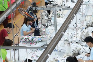 Doanh nghiệp dệt may thường xuyên phải đối mặt với bất cập trong thủ tục kiểm tra chuyên ngành.