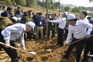 Tổng bí thư, Chủ tịch nước Nguyễn Phú Trọng phát động Tết trồng cây 2019. Ảnh: VGP.