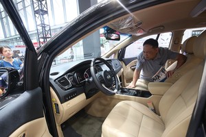 Kích cầu tiêu thụ ô tô 