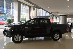 Không ít đại lý, hãng xe tuyên bố hỗ trợ phí trước bạ đối với khách hàng tối thiểu từ 30% đến hơn 50%.