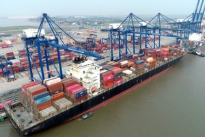 Cảng HICT đón tàu Northern Jaguar sức chở hơn 8.800 TEUs. Ảnh: hict.net.vn