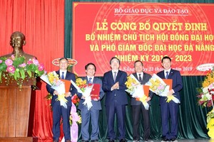 Trao quyết định bổ nhiệm Chủ tịch Hội đồng Đại học Đà Nẵng