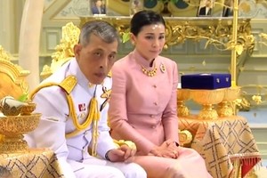 Lễ sắc phong nữ tướng thành Hoàng hậu Thái Lan