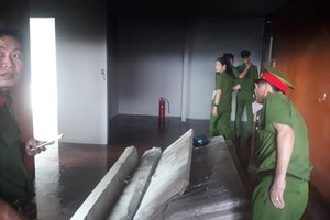 Hiện trường vụ cháy tại khách sạn Mường Thanh Luxury - Ảnh: Thái Thịnh.