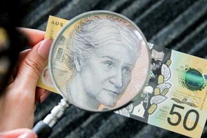 Tờ tiền polymer 50 AUD mới phát hành của Úc bị sai chính tả.