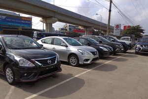 Giá ô tô liên tục giảm sâu, dân Việt vẫn chê cao ngất ngưởng.