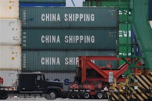 Hàng hóa Trung Quốc được xếp tại cảng ở Long Beach, California, Mỹ ngày 10/5/2019. (Nguồn: AFP/TTXVN).