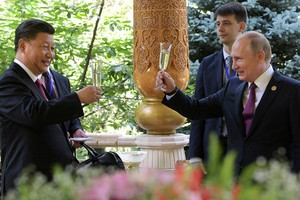 Putin tặng thùng kem que mừng sinh nhật Tập Cận Bình