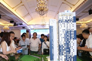 Khách hàng tham dự Lễ Công bố chính thức giai đoạn 1 dự án C-Sky View và tìm hiểu thông tin về dự án.