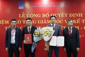 Ông Nguyễn Thanh Bình, Giám đốc Công ty Kinh doanh sản phẩm Khí được bổ nhiệm chức Phó Tổng Giám đốc Tổng Công ty và ông Nguyễn Công Luận, Trưởng Ban Tài chính giữ chức Kế toán trưởng Tổng Công ty.