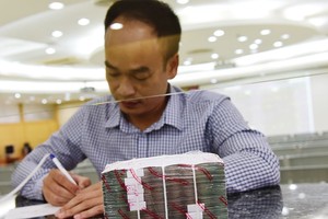 Tháng 8, kịch bản khả quan nhất được kỳ vọng là sau giai đoạn dòng tiền tập trung vào các cổ phiếu vốn hóa lớn đẩy chỉ số tăng mạnh sẽ luân chuyển giữa các mã “trụ” để giữ điểm số không giảm sâu.