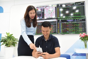 Chứng khoán tháng 8: Hiệu ứng VN30 thay đổi danh mục