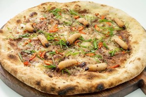 Cơm tấm và 6 món pizza kết hợp lạ lùng tại Việt Nam