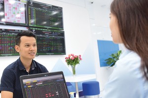 Mức độ sôi động của dòng tiền kém đi đáng kể trong 3 phiên giao dịch cuối tháng 8/2019. Thanh khoản giảm gần 30% cho thấy, việc ra quyết định của người mua lẫn người bán ngày càng khó khăn.