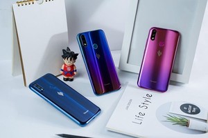 Joy2+ là mẫu điện thoại thứ 8 của VinSmart được công bố.