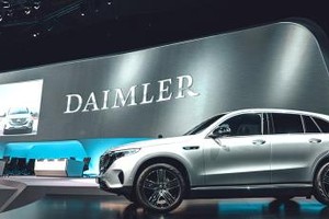 Hãng xe Daimler của Đức bị phạt gần 1 tỷ USD do vi phạm các quy định về khí thải