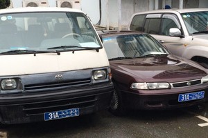 Vì giá quá rẻ, nên xe công thanh lý vẫn có sức hấp dẫn với nhiều người đang khao khát được sở hữu ô tô.