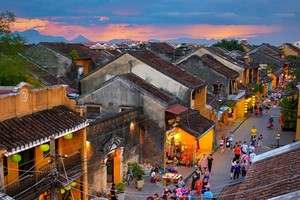 [Infographics] Nên ăn những món gì khi đến phố cổ Hội An?