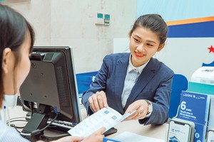 Lợi nhuận ngân hàng 9 tháng, thu dịch vụ đóng góp lớn