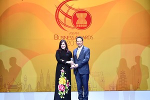 Phó Tổng giám đốc Vietjet, bà Hồ Ngọc Yến Phương đã đại diện hãng nhận giải thưởng danh dự này dưới sự chứng kiến của Phó thủ tướng Thái Lan, ông Anutin Charnvirakul và đại diện lãnh đạo cấp cao chính phủ Thái Lan và các nước ASEAN.