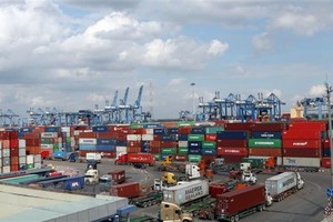 Việt Nam tiếp tục duy trì xuất siêu với giá trị xấp xỉ 410 triệu USD. (Ảnh: Tiến Lực/TTXVN).