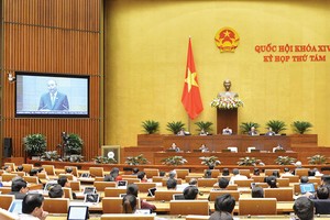 Nghị trường nóng chuyện “làm lớn” thị trường chứng khoán