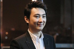 Hiện Vương Tư Thông là Tổng giám đốc Công ty TNHH Phổ Tư Bắc Kinh, người sáng lập IG Electronic Sports Club và là giám đốc điều hành tập đoàn Vạn Đạt. Ảnh: qq.