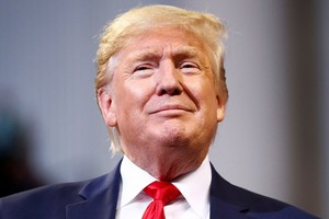 Trump gặp người ủng hộ tại Los Angeles hôm 14/11. Ảnh: Reuters.