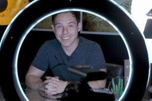 Stephan kiếm được ít nhất 1,6 triệu USD từ Youtube trong năm nay. Ảnh: CNBC.