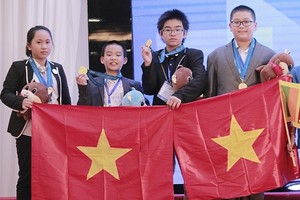 Học sinh Việt Nam giành huy chương vàng Khoa học tại IMSO 2019, chiều 30/11. Ảnh: Thanh Hằng