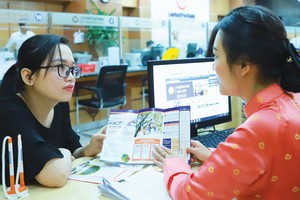 Tăng trưởng phí khai thác mới năm nay chủ yếu nhờ kênh bancassurance.