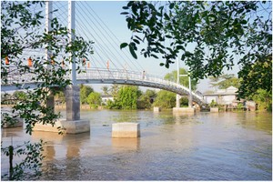 Chiếc cầu mới vững chắc vươn mình qua dòng kênh 28.