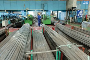 Để “xương sống” của nền kinh tế bớt cô đơn